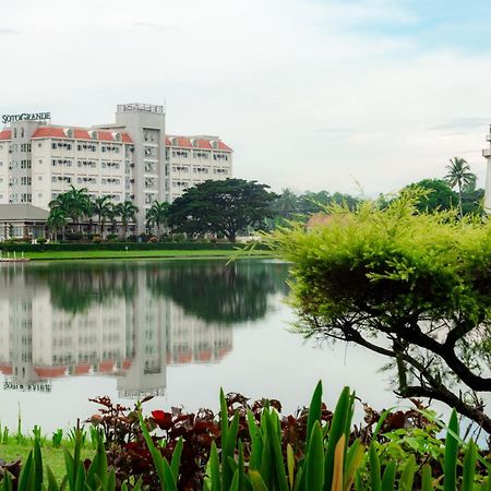 Sotogrande Iloilo Hotel Esterno foto