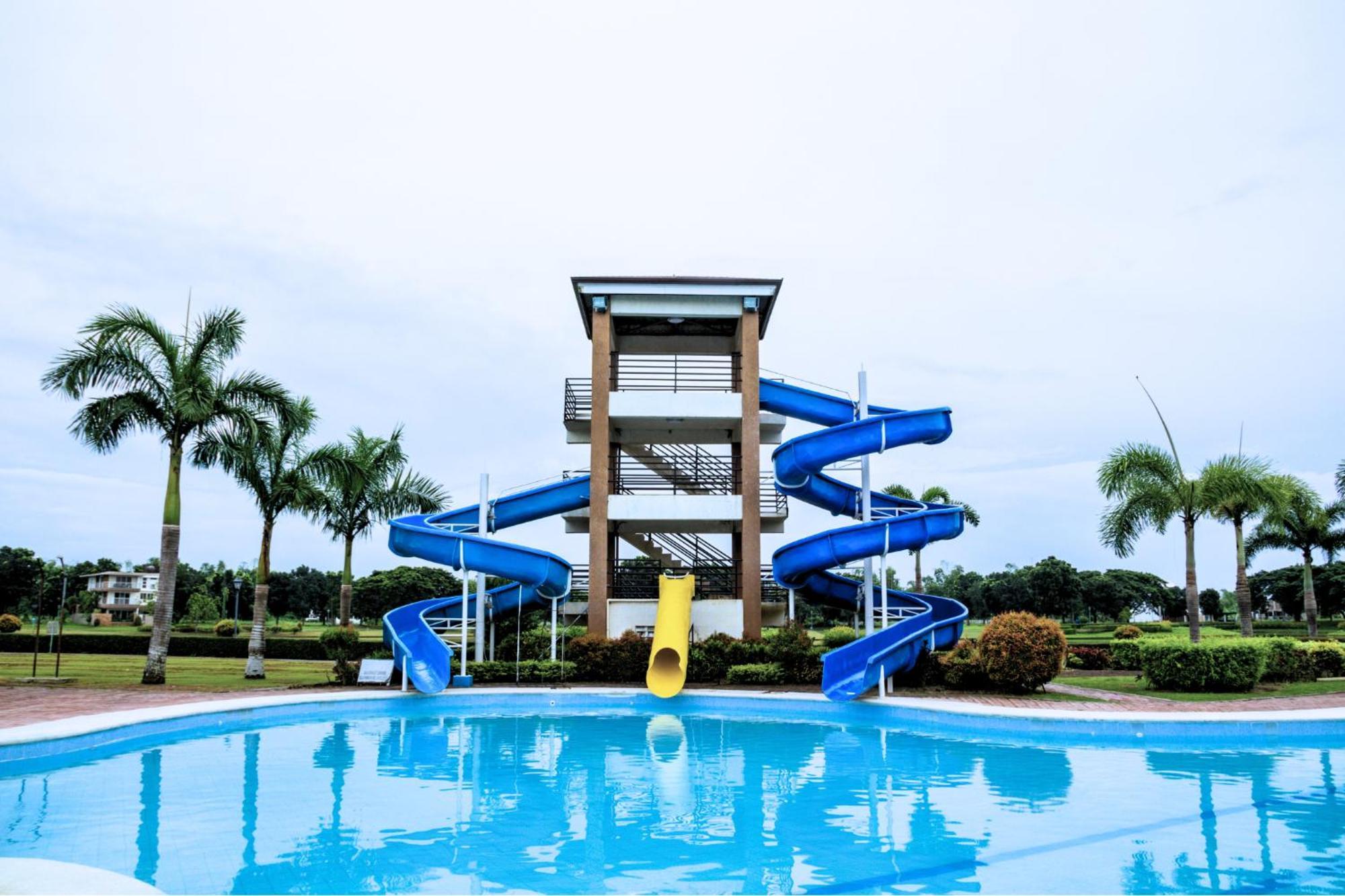 Sotogrande Iloilo Hotel Esterno foto